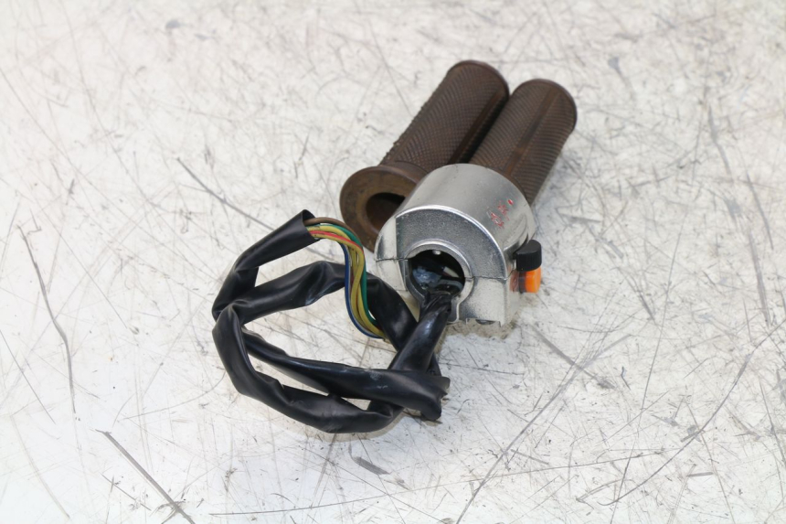 photo de COMMODO DROIT BAOTIAN BT COLLECTOR 50 (2005 - 2013) - Gros plan technique