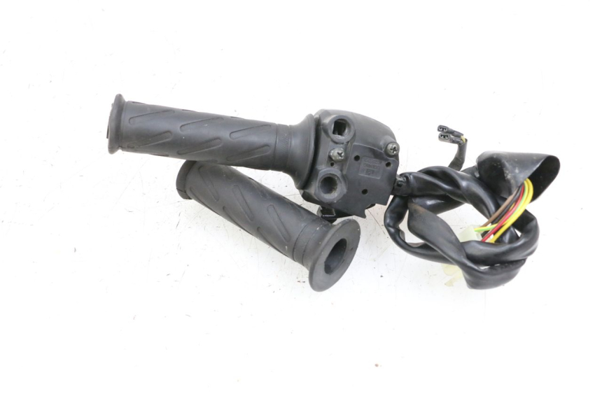 photo de COMMODO DROIT MAG POWER BOMBERS 4T 50 (2016 - 2026) - Zoom état d’usage