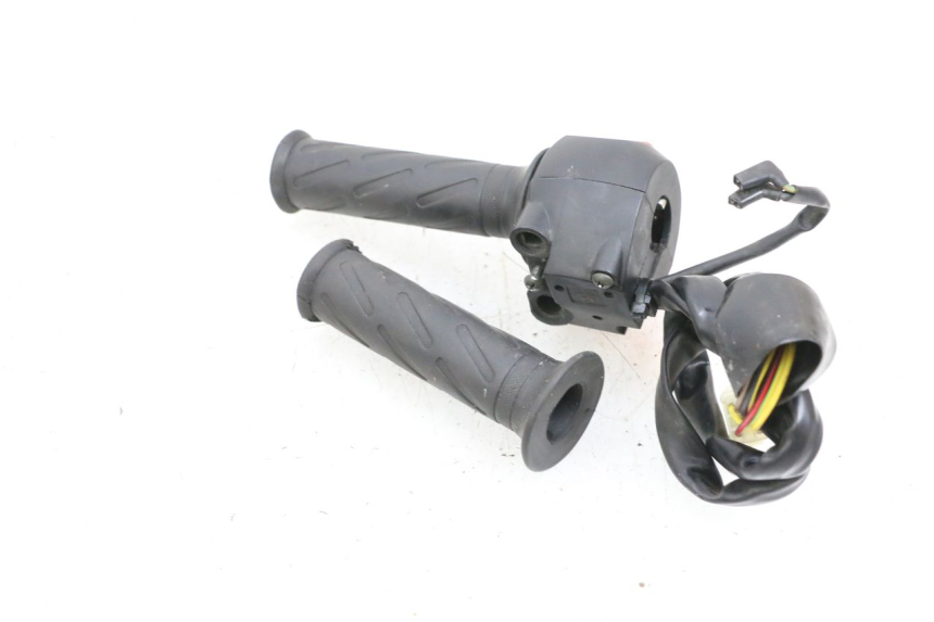 photo de COMMODO DROIT MAG POWER BOMBERS 4T 50 (2016 - 2026) - Gros plan technique