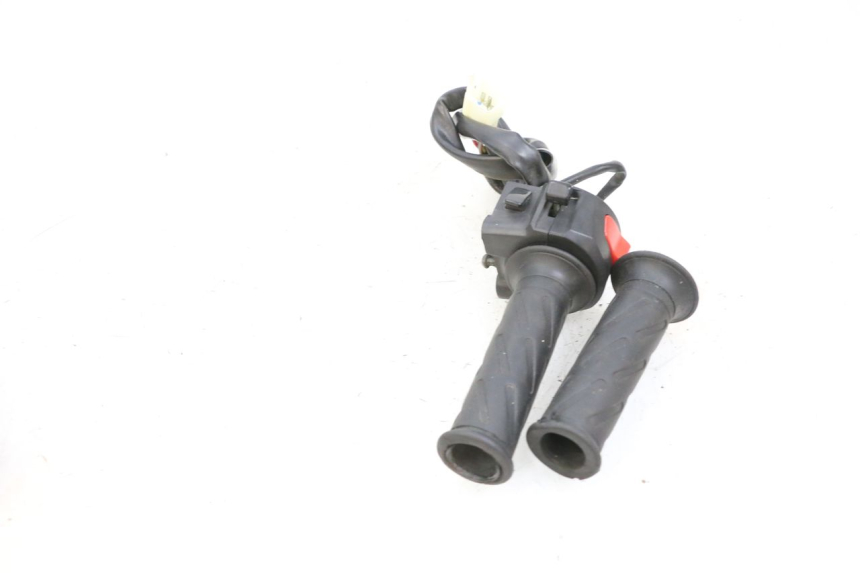 photo de COMMODO DROIT MAG POWER BOMBERS 4T 50 (2016 - 2026) - Points de fixation