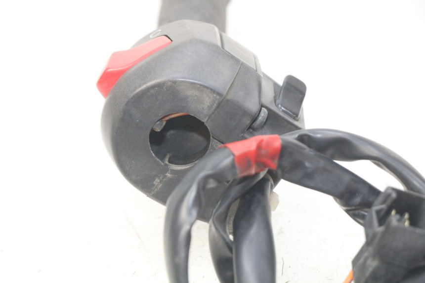 photo de COMMODO DROIT SUZUKI BURGMAN 125 (2007 - 2014)