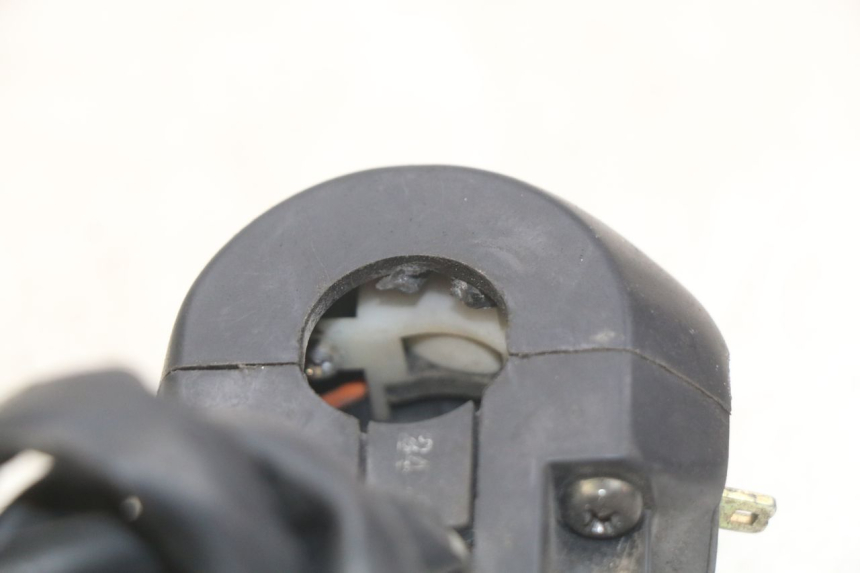 photo de COMMODO DROIT SUZUKI BURGMAN 650 (2002 - 2004)