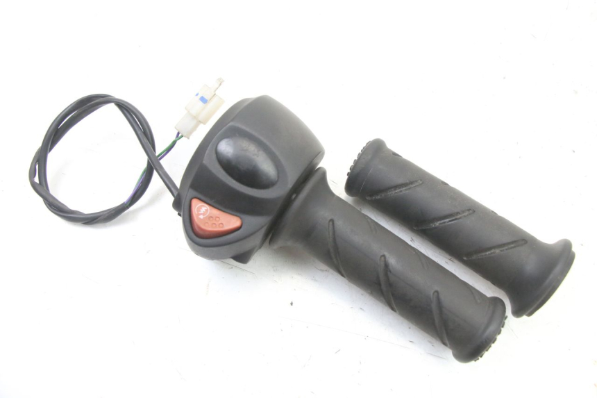 photo de COMMODO DROIT PEUGEOT CITYSTAR 50 (2013 - 2017)