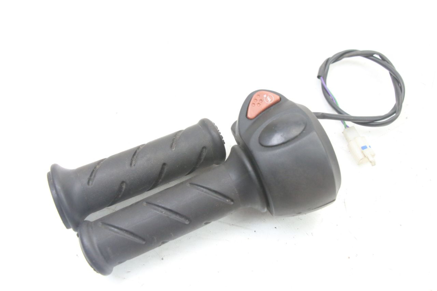 photo de COMMODO DROIT PEUGEOT CITYSTAR 50 (2013 - 2017)