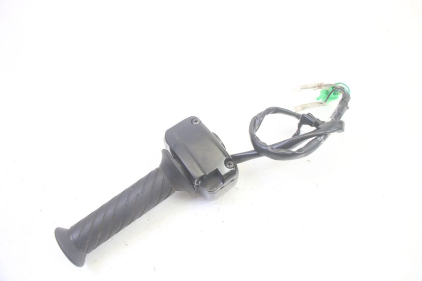 photo de COMMODO DROIT SYM CROX 4T 50 (2016 - 2023) - Gros plan technique