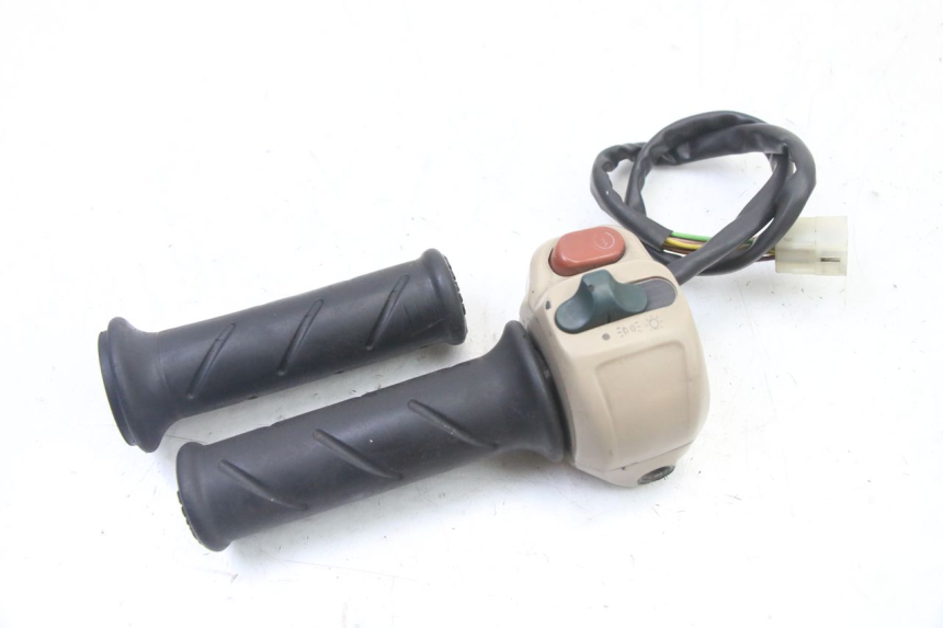 photo de COMMODO DROIT PEUGEOT ELYSEO 125 (1999 - 2004)