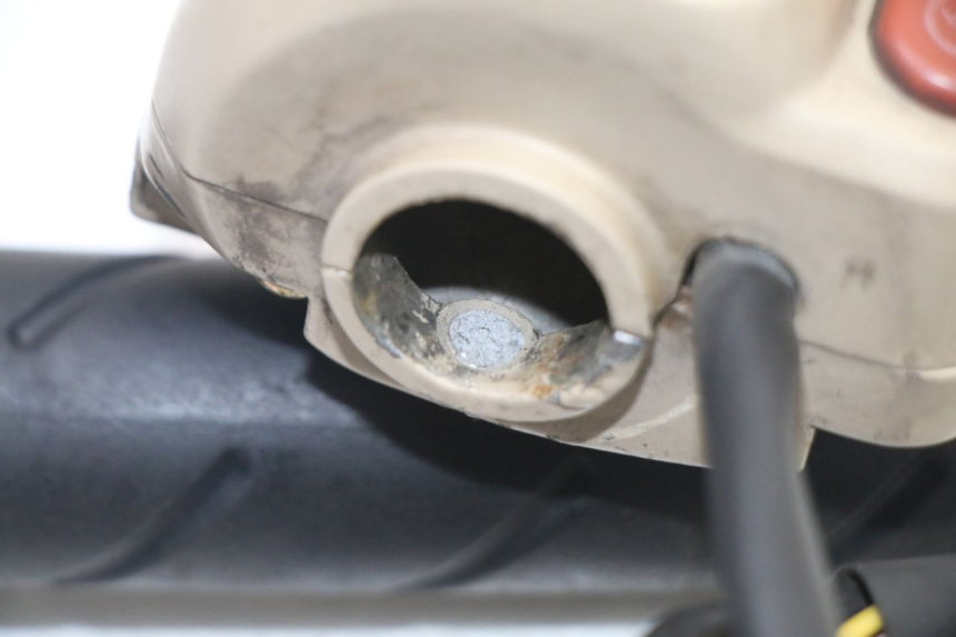 photo de COMMODO DROIT PEUGEOT ELYSEO 125 (1999 - 2004)