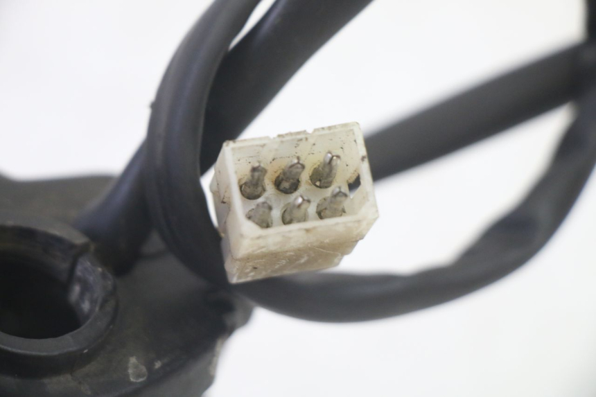 photo de COMMODO DROIT PEUGEOT ELYSEO 125 (1999 - 2004) - Vue d’ensemble