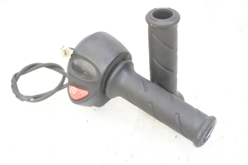 photo de COMMODO DROIT PEUGEOT ELYSTAR 125 (2002 - 2007)