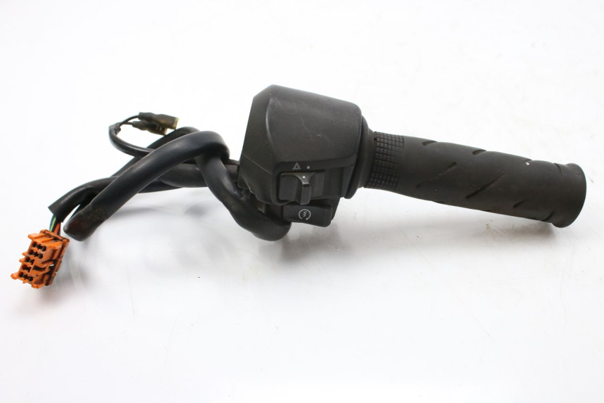 photo de COMMODO DROIT HONDA FES S-WING SWING ABS 125 (2007 - 2015)