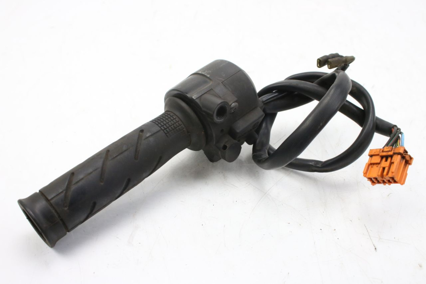 photo de COMMODO DROIT HONDA FES S-WING SWING ABS 125 (2007 - 2015)