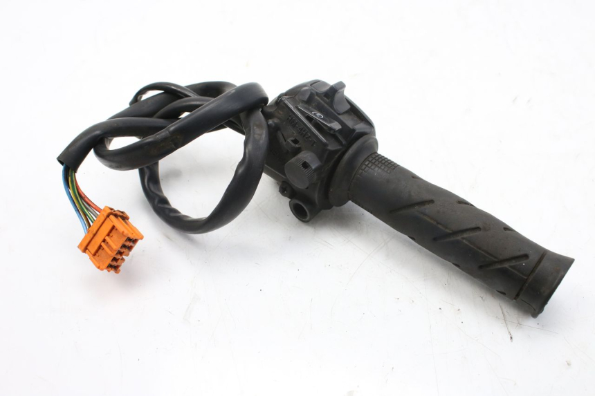 photo de COMMODO DROIT HONDA FES S-WING SWING ABS 125 (2007 - 2015)