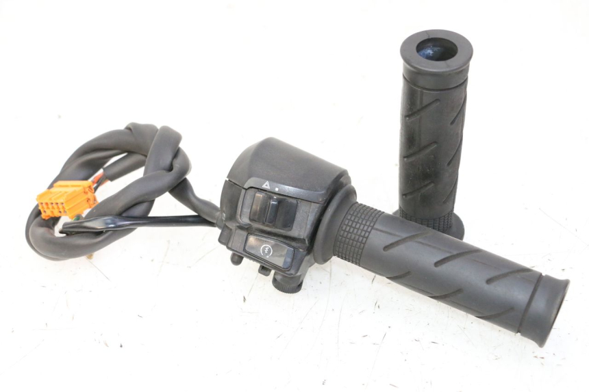 photo de COMMODO DROIT HONDA FES S-WING SWING ABS 125 (2007 - 2015)