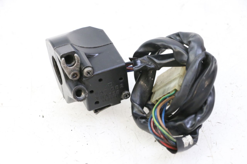 photo de COMMODO DROIT YAMAHA FJ 36Y 1100 (1984 - 1985)