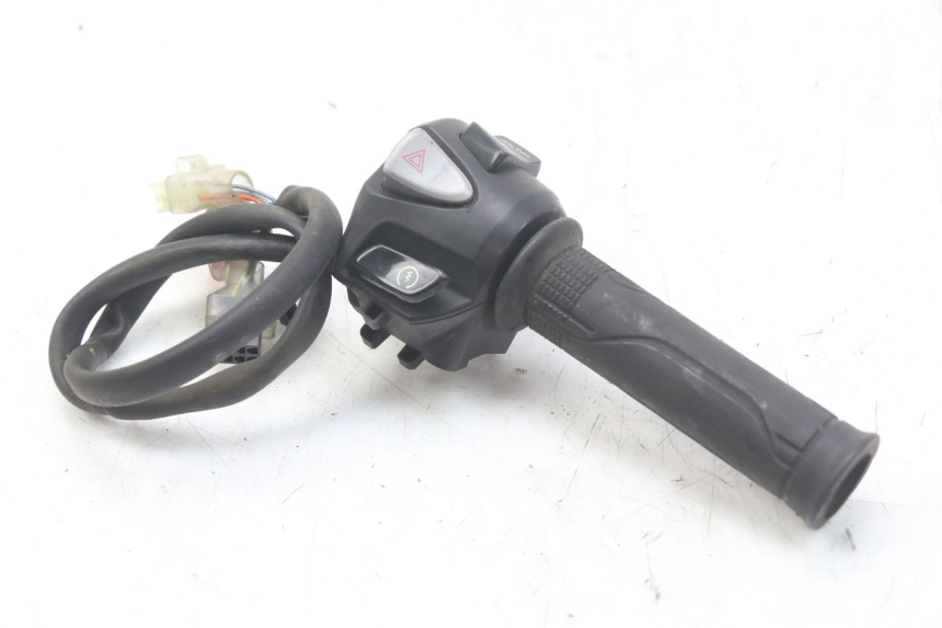 photo de COMMODO DROIT HONDA FORZA 125 (2015 - 2016)