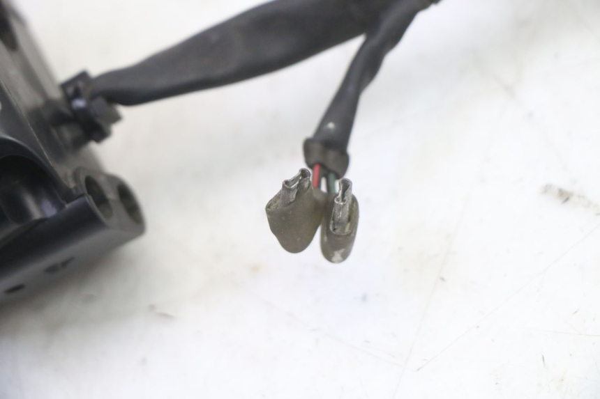 photo de COMMODO DROIT YAMAHA FZ6 FAZER S2 600 (2007 - 2011)