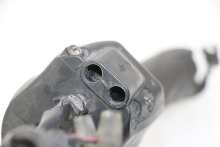 photo de COMMODO DROIT YAMAHA FZ6 N FAZER 600 (2004 - 2006)