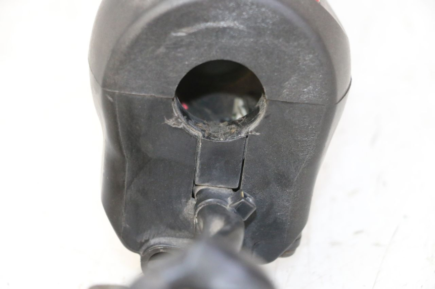 photo de COMMODO DROIT YAMAHA FZ6 N FAZER 600 (2004 - 2006)