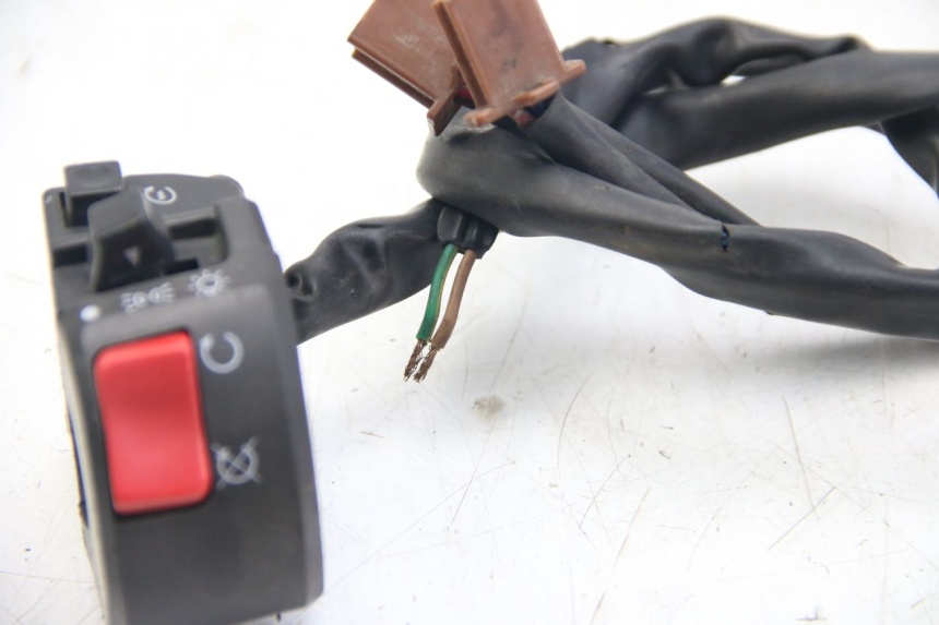 photo de COMMODO DROIT YAMAHA FZS FAZER 600 (2001 - 2003)