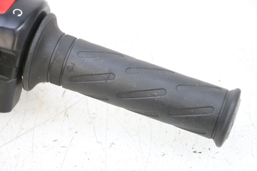 photo de COMMODO DROIT SUZUKI GSXR GSX-R 1000 (2003 - 2004) - Détails caractéristiques