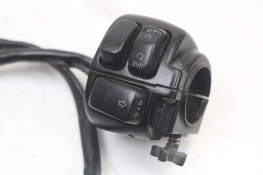 photo de COMMODO DROIT HARLEY DAVIDSON SPORTSTER XL CUSTOM 883 (1999 - 2006)