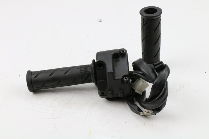 photo de COMMODO DROIT HONDA PCX (JF28) 125 (2009 - 2011)