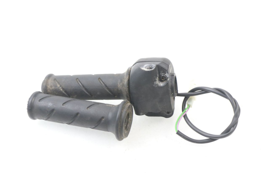 photo de COMMODO DROIT PEUGEOT JET FORCE CARBU 50 (2003 - 2016)