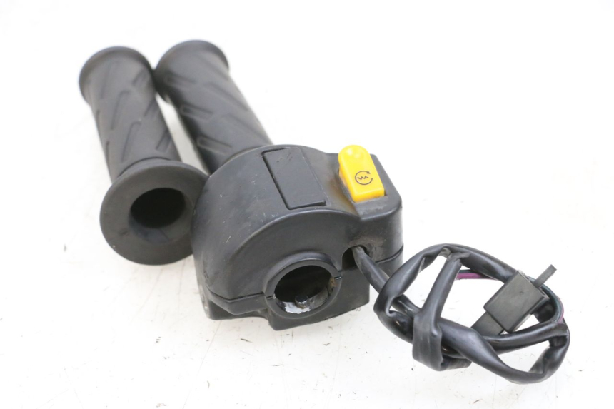 photo de COMMODO DROIT PEUGEOT KISBEE 4T 50 (2010 - 2017)