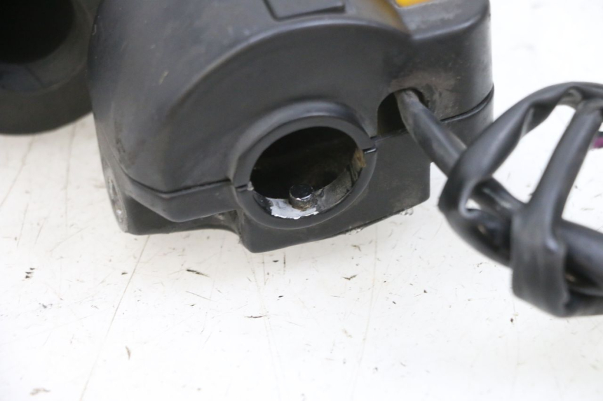 photo de COMMODO DROIT PEUGEOT KISBEE 4T 50 (2010 - 2017)