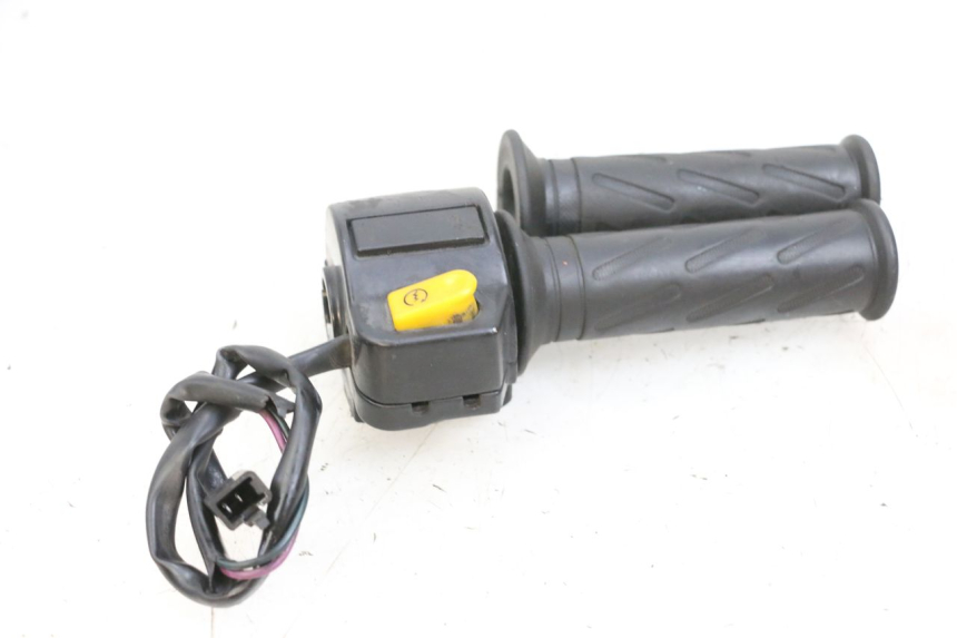 photo de COMMODO DROIT PEUGEOT KISBEE 4T 50 (2010 - 2017)