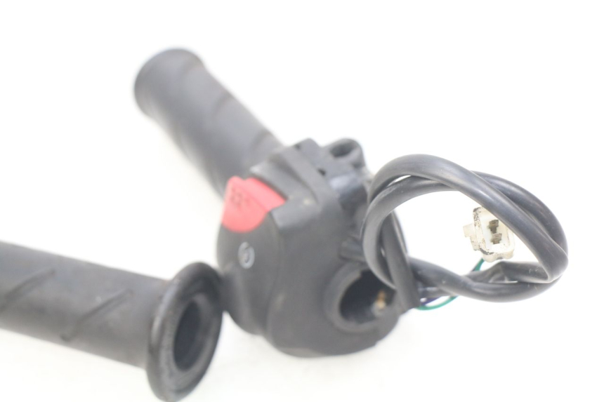 photo de COMMODO DROIT PEUGEOT LUDIX 50 (2008 - 2017)