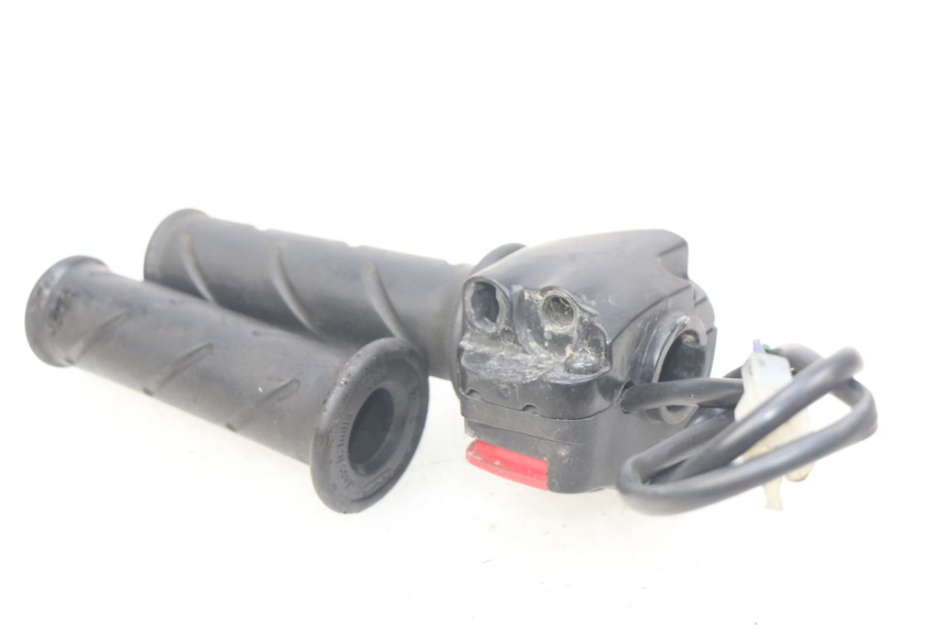 photo de COMMODO DROIT PEUGEOT LUDIX 50 (2008 - 2017)