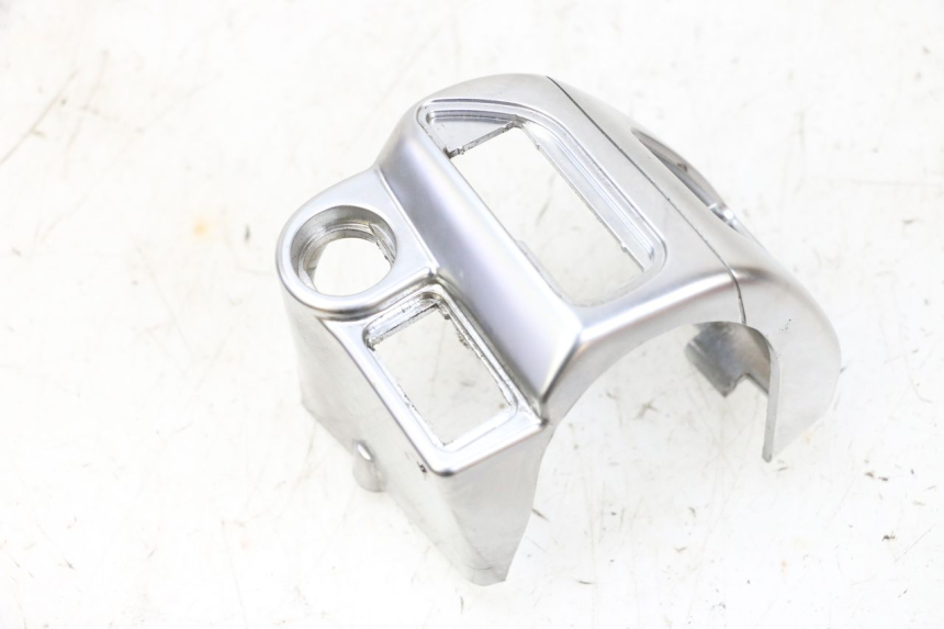 photo de COMMODO DROIT PIAGGIO MP3 HPE 300 (2019 - 2026) - Détail de la pièce