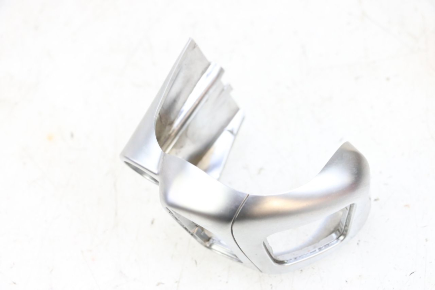 photo de COMMODO DROIT PIAGGIO MP3 HPE 300 (2019 - 2026) - Vue d’ensemble