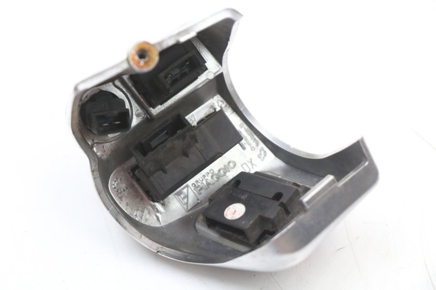 photo de COMMODO DROIT PIAGGIO MP3 LT 400 (2007 - 2012)