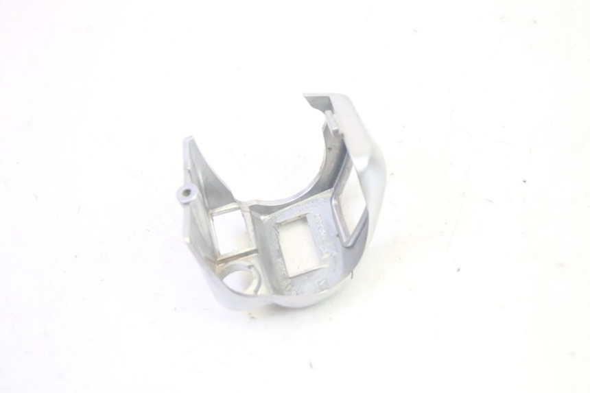 photo de COMMODO DROIT PIAGGIO MP3 LT 400 (2007 - 2012) - Gros plan technique