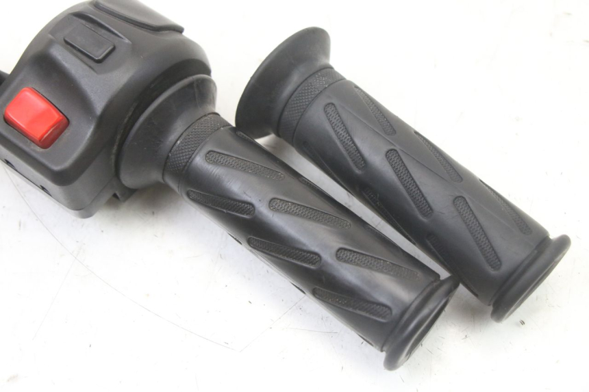 photo de COMMODO DROIT PEUGEOT KISBEE 4T 50 (2018 - 2022)