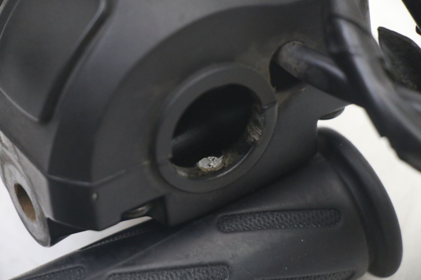 photo de COMMODO DROIT PEUGEOT KISBEE 4T 50 (2018 - 2022)