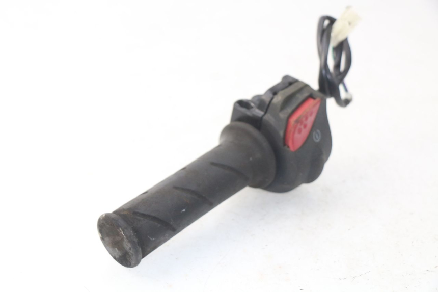 photo de COMMODO DROIT PEUGEOT LUDIX 50 (2008 - 2017)