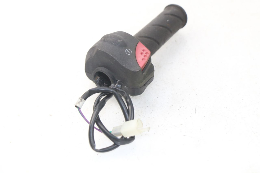 photo de COMMODO DROIT PEUGEOT LUDIX 50 (2008 - 2017)