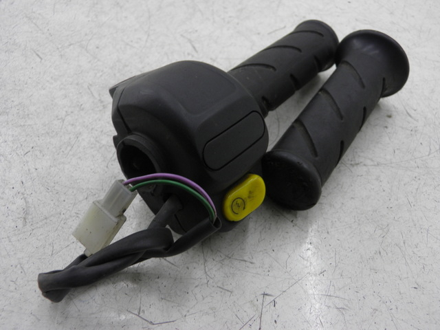 photo de COMMODO DROIT PEUGEOT LUDIX 50 (2008 - 2017)