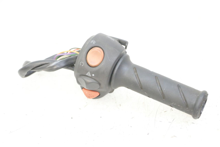 photo de COMMODO DROIT PEUGEOT SATELIS 125 (2013 - 2018)
