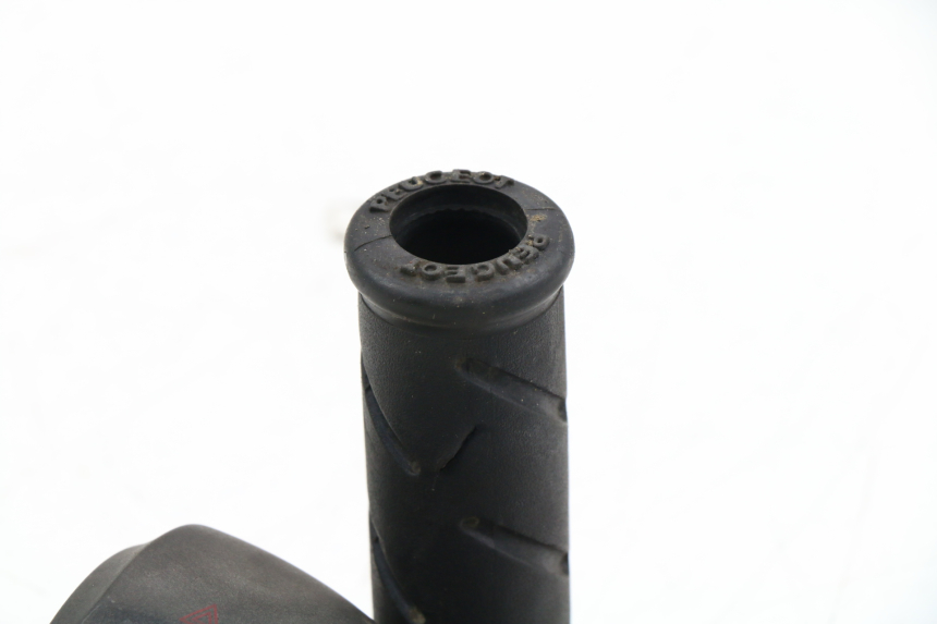 photo de COMMODO DROIT PEUGEOT SATELIS COMPRESSOR K15 125 (2006 - 2009)