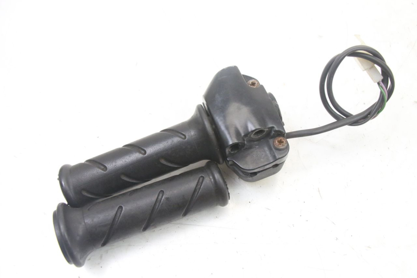 photo de COMMODO DROIT PEUGEOT TKR TREKKER FURIOUS 50 (2005 - 2014)