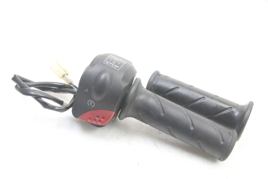 photo de COMMODO DROIT PEUGEOT TREKKER TKR 50 (2005 - 2014)