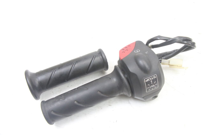 photo de COMMODO DROIT PEUGEOT TREKKER TKR 50 (2005 - 2014)