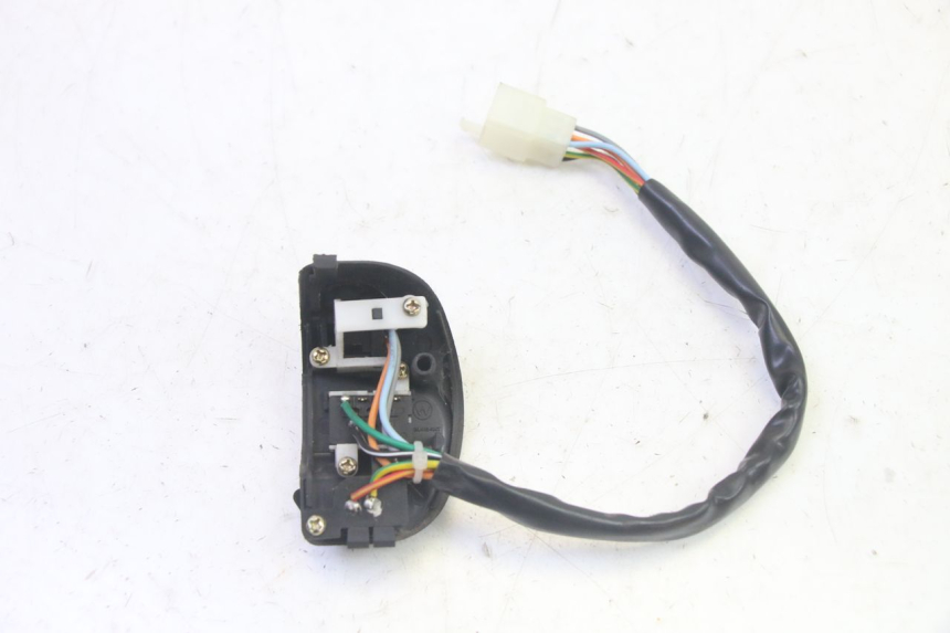 photo de COMMODO DROIT EFUN PUSA 1 - Gros plan technique