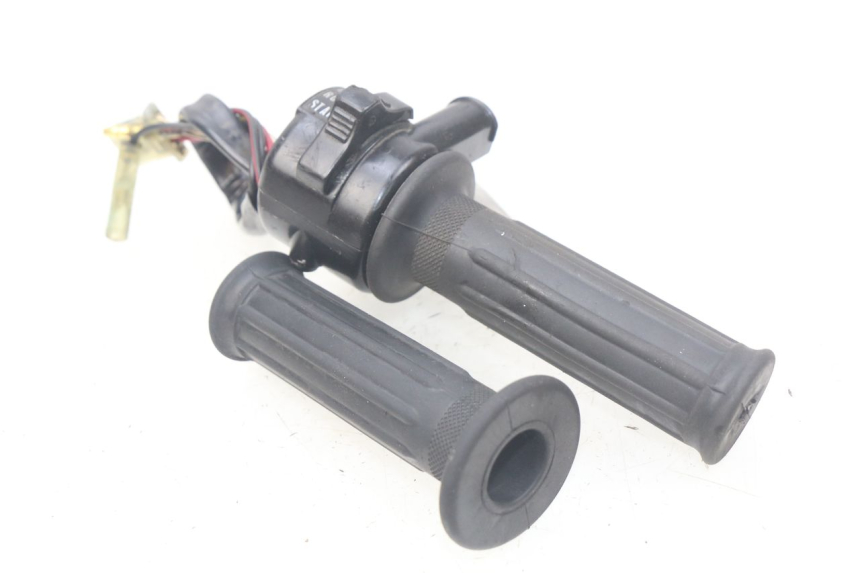 photo de COMMODO DROIT YAMAHA PW 50 (1984 - 2020)