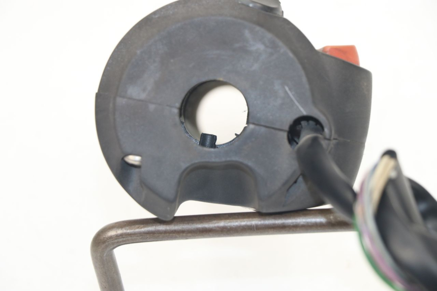 photo de COMMODO DROIT PEUGEOT SATELIS 125 (2006 - 2009)