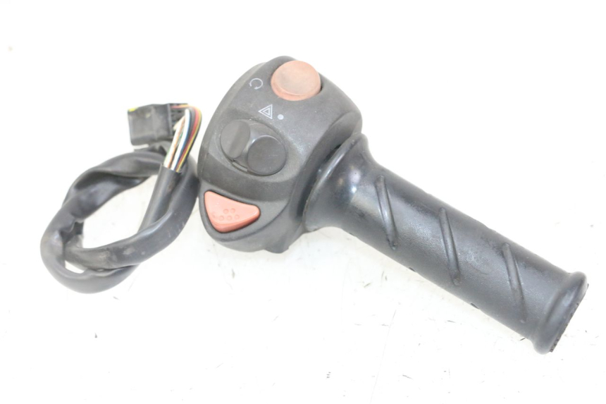 photo de COMMODO DROIT PEUGEOT SATELIS 125 (2013 - 2018)